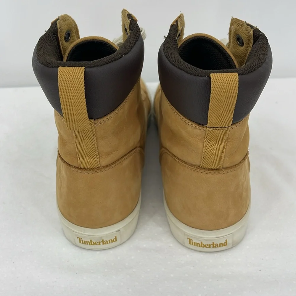 TINBERLAND SIZE 9.5 Tan High-Top Women’s Ankle Boots
